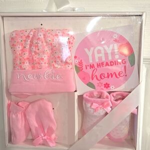 RISING STAR newborn Hot, Mittons, Booties, And Sticker. New With Tags Baby Girl